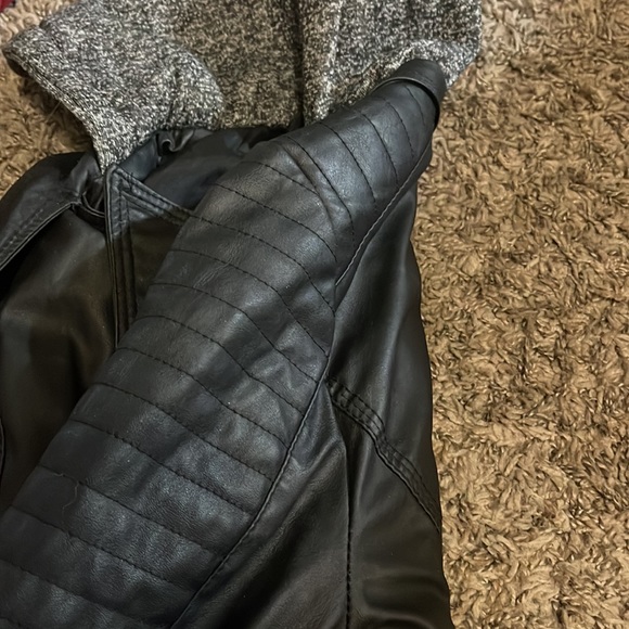 Nice leather jacket - Picture 4 of 4